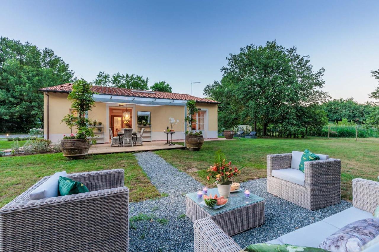 Villa Bassotta, A Charming Cottage Lucca Exterior foto
